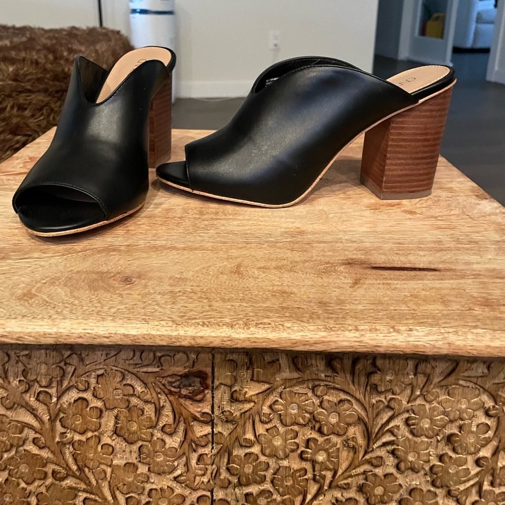 Open Toe Mule - Picture 2 of 2